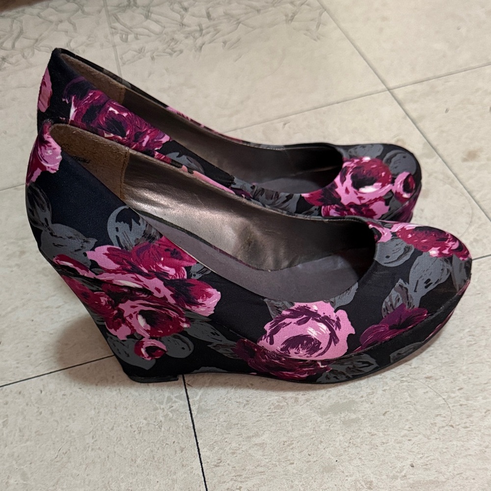 Madden Girl Black and Pink Floral Wedges